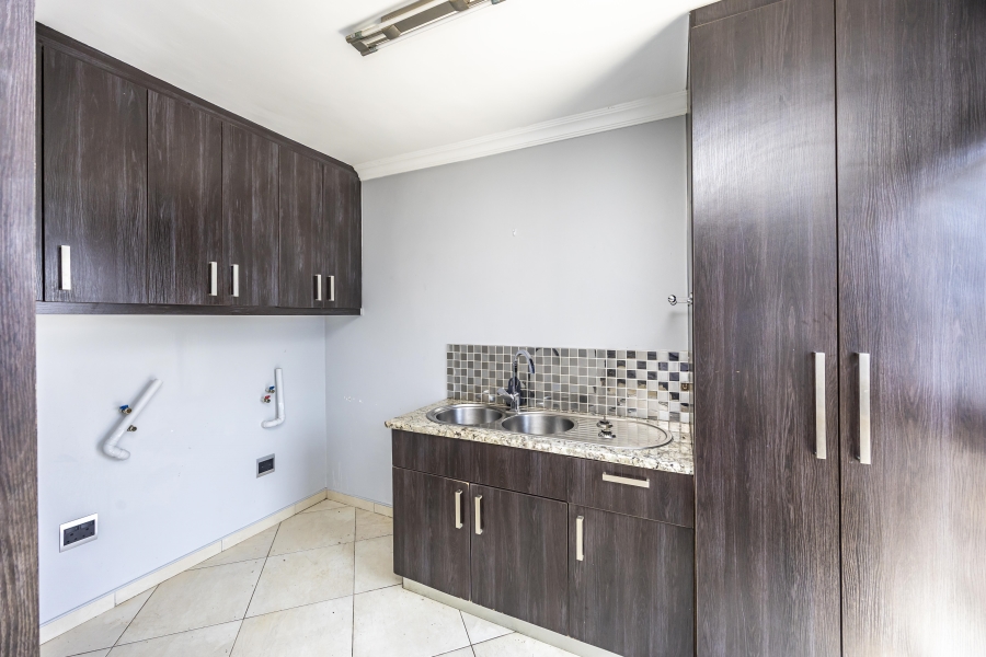 4 Bedroom Property for Sale in Sunrise On Sea Eastern Cape